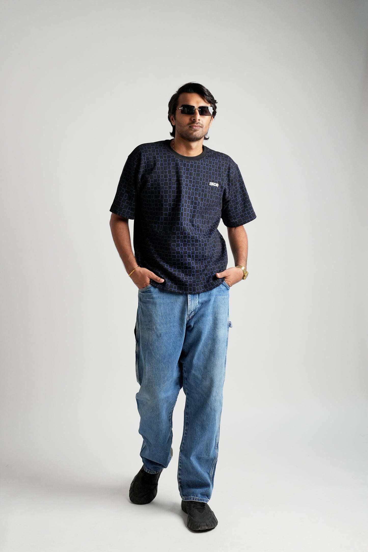 I don't fit in a box- Midnight Back