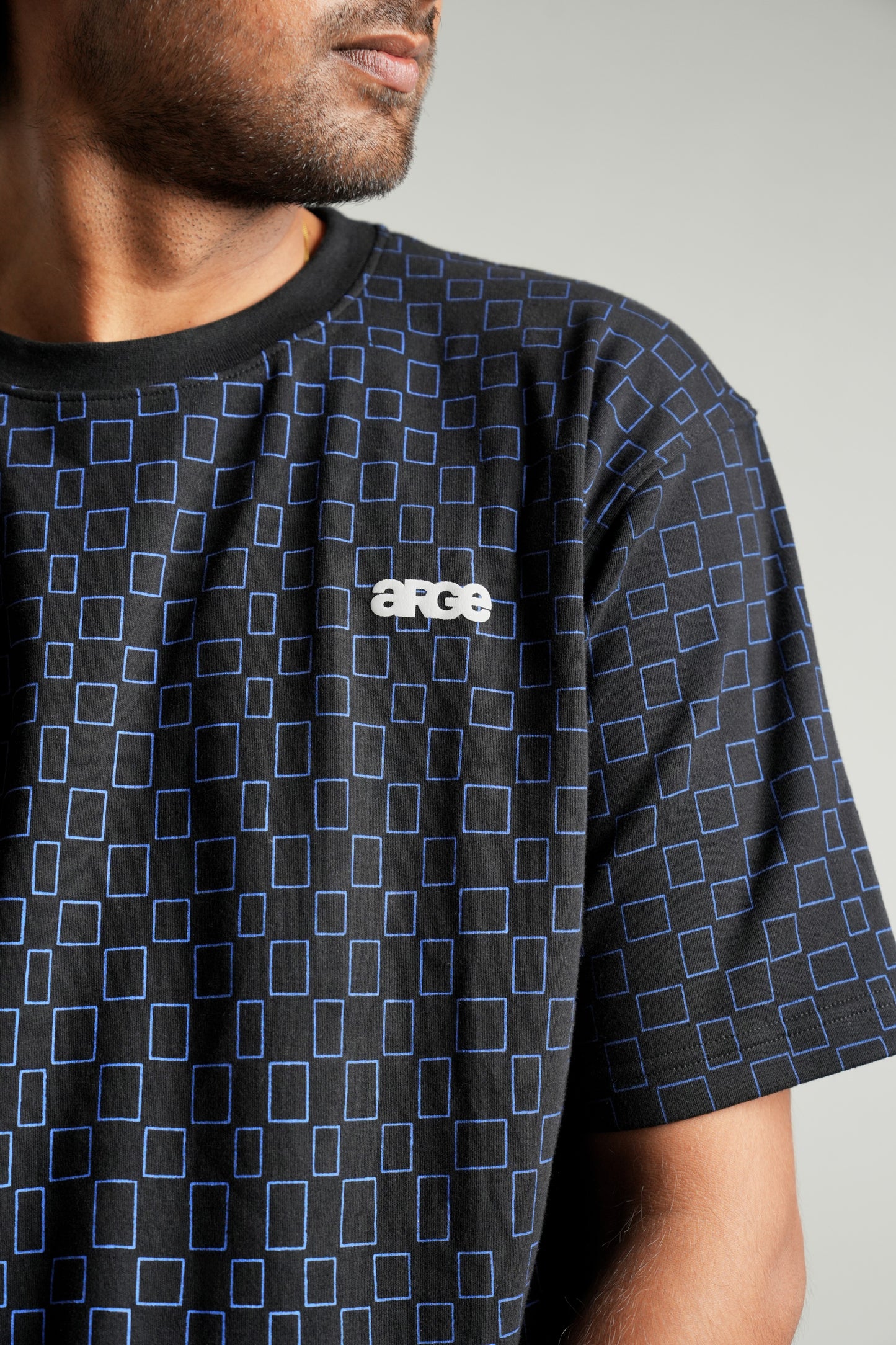 I don't fit in a box- Midnight Back